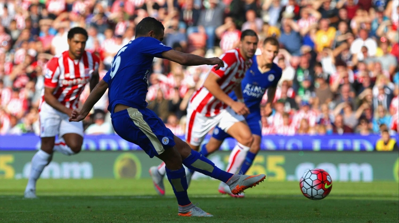 Riyad Mahrez scores from the spot