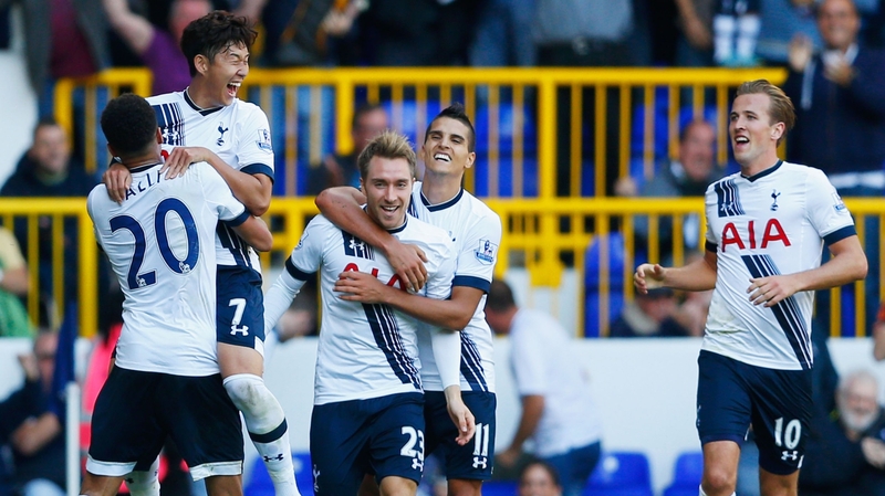Son Heung-Min of Tottenham Hotspur (2R) celebrates his goal