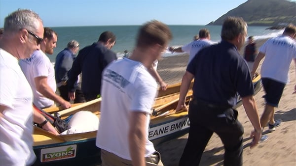 Group rows around Ireland to raise money for charity