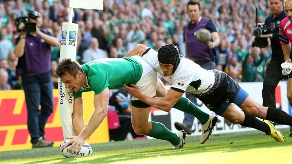Tommy Bowe scores Ireland's first try against Romania