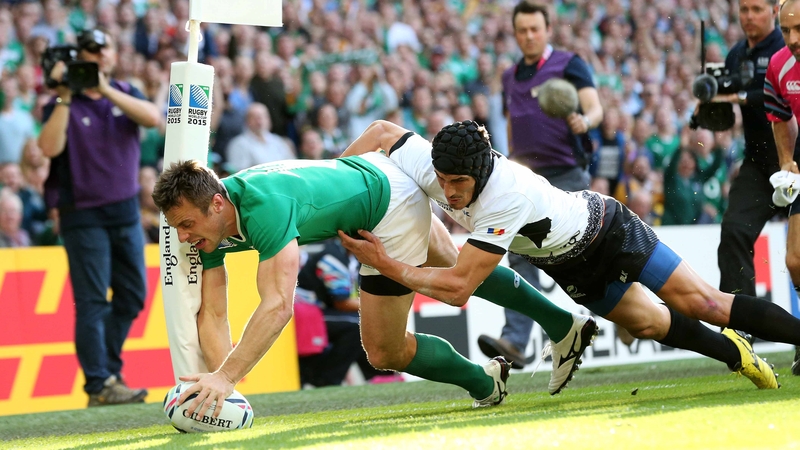 Tommy Bowe scoring a try against Romania at the World Cup