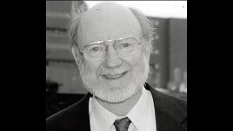 An tOllamh William C.Campbell