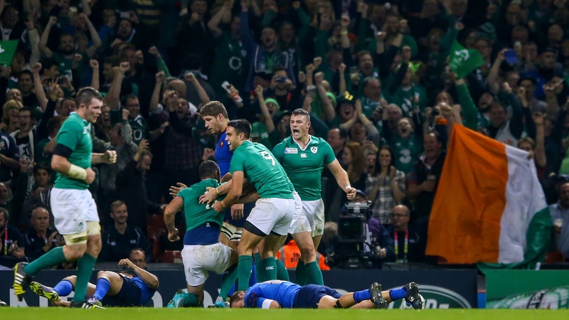 Rob Kearney crashes over for Ireland's first try against France in Cardiff