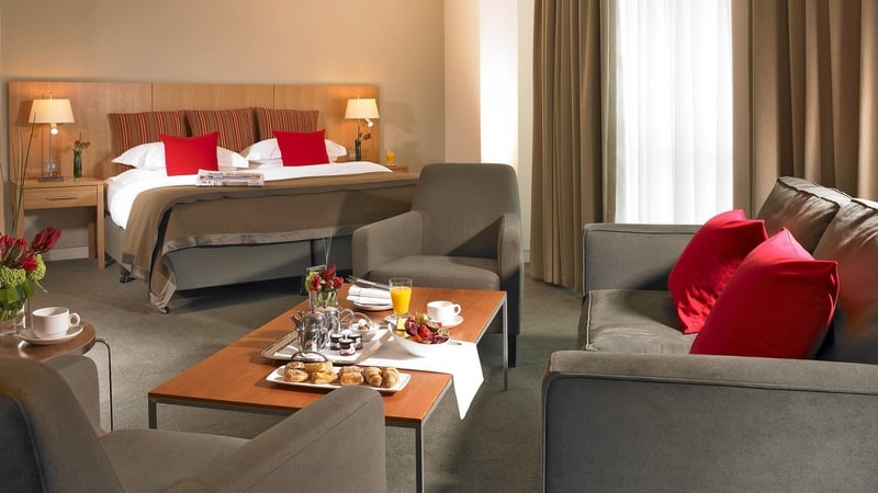 The typical visitor to Ireland spent €302 on their fare, €40 on prepayments, €375 on accommodation and €454 on day-to-day expenditure last year, new CSO figures show