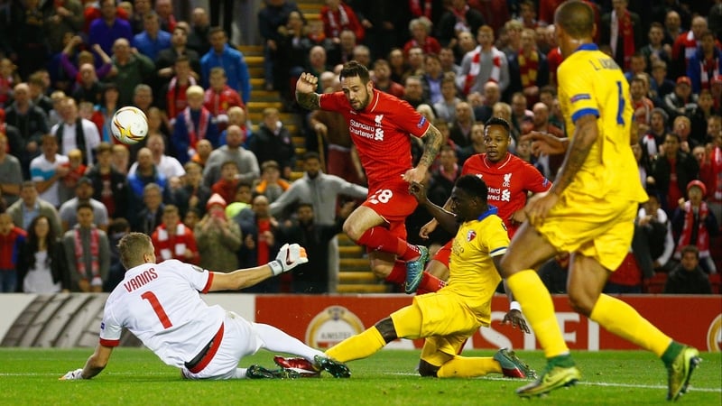 Danny Ings in Europa League action
