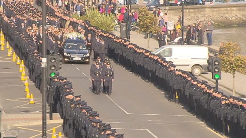 4,000 serving and retired gardaí attended the funeral, over 2,000 in uniform