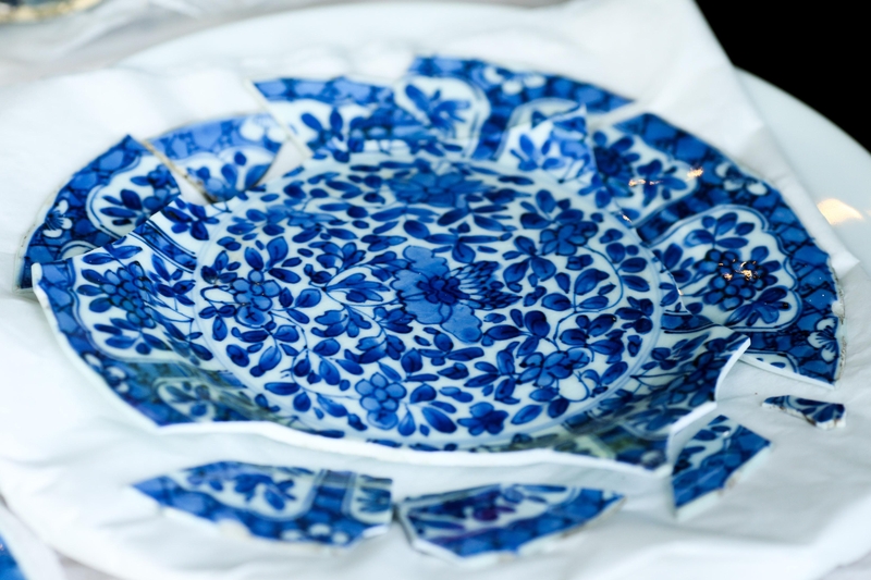 The items included porcelain from China