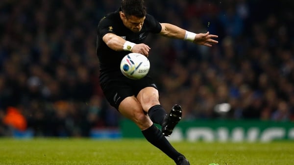 Dan Carter wants a big final push from New Zealand