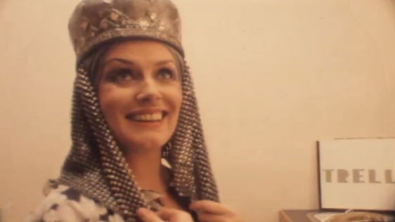Bernadette Greevy as Medoro