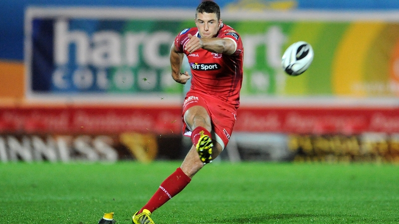 Scarlets' Steve Shingler kicks a penalty with the last kick of the game to win the match