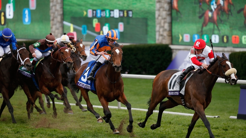 Stephanie's Kitten pulls clear of Legatissimo to take the spoils