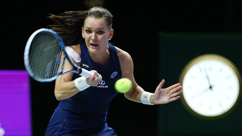 Agnieszka Radwanska held firm to take a rollercoaster match