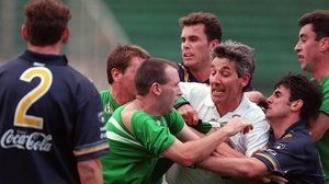 Another bout of handbags during the 1998 series