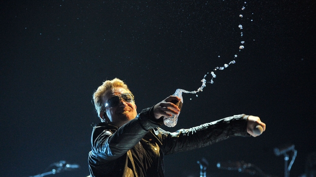 He also cajoled, pleaded, charmed and played the consummate frontman.