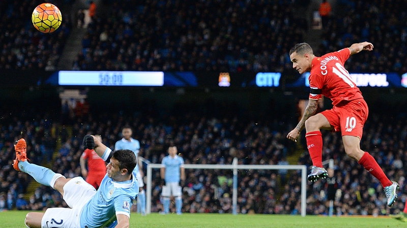 Philippe Coutinho (R) was in inspired form against Manchester City