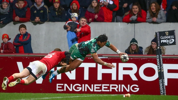 Bundee Aki scores a spectacular winning try at Thomond Park