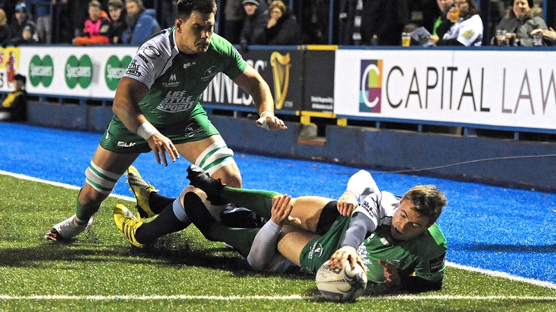 Ian Porter scores Connacht's first try