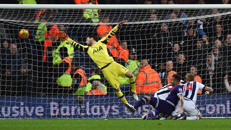 James McClean beats Hugo Lloris to equalise
