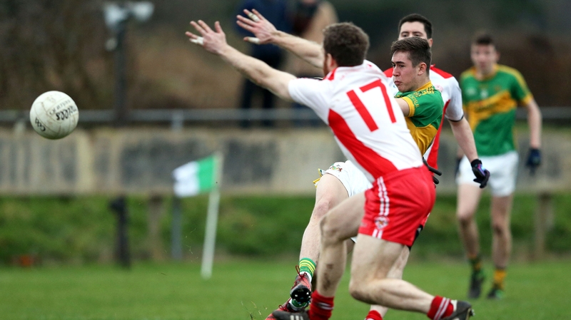Padraig Looram slots home Clonmel's second goal