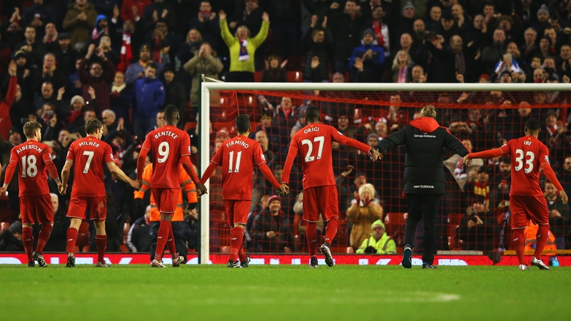 Liverpool manager Jurgen Klopp and his players at the end of the match