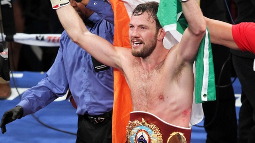 Lee with his world title belt