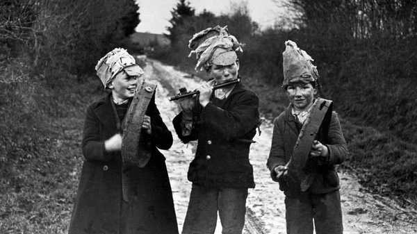 Stádas oifigiúil bronnta ar Bháid Saighne Traidisiún an Dreoilín