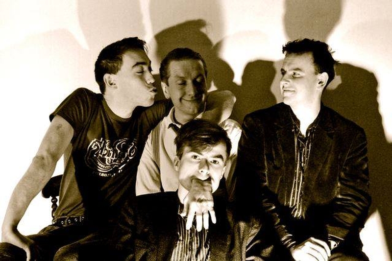 Stump with Mick Lynch on the far left