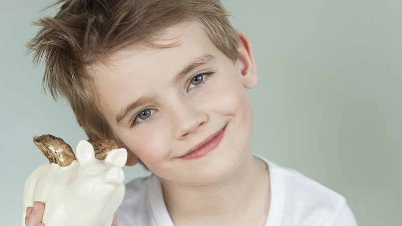 The Money Doctor explains why its important to teach our kids about money early
