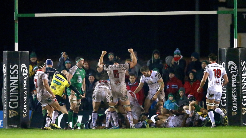Ulster players celebrate Nick Williams' late, match-winning try