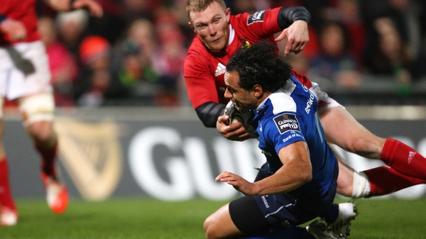 Isa Nacewa crashes down for Leinster's opening try