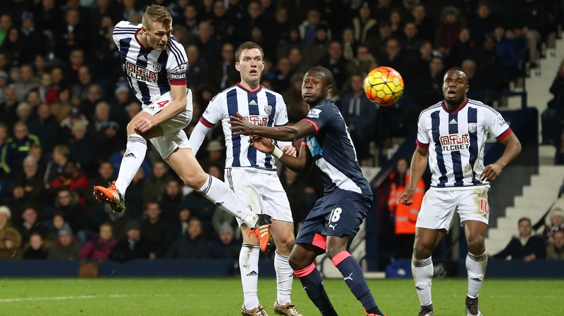 Darren Fletcher heads home the decisive goal