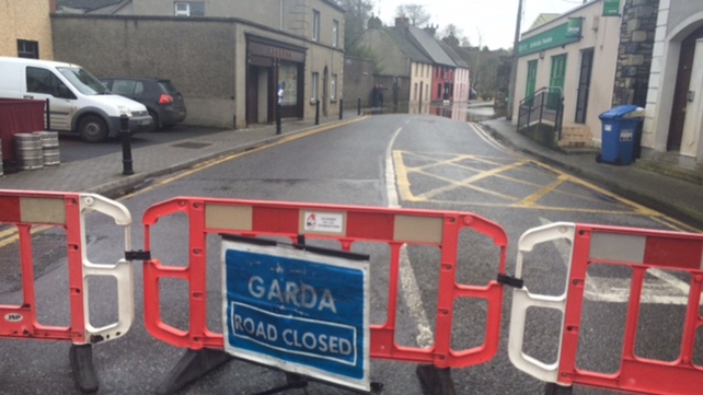 Gardaí close a road at Thomastown