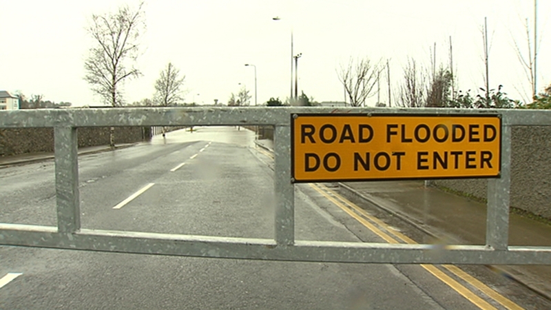 Evacuation warning notices have been issued to some homes in Clonmel, Co Tipperary