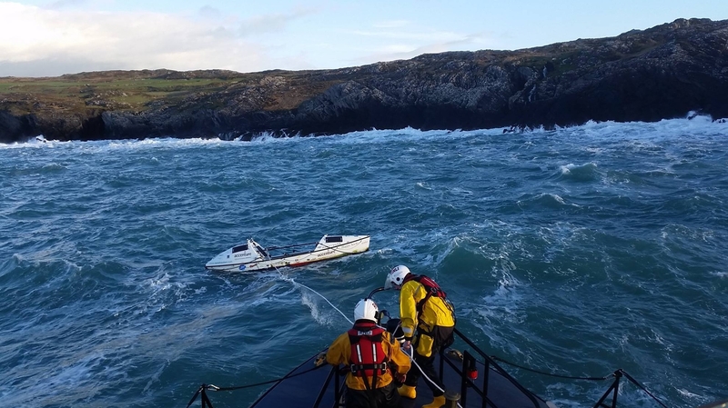 RNLI crew towed 'Happy Socks' to Castletownbere