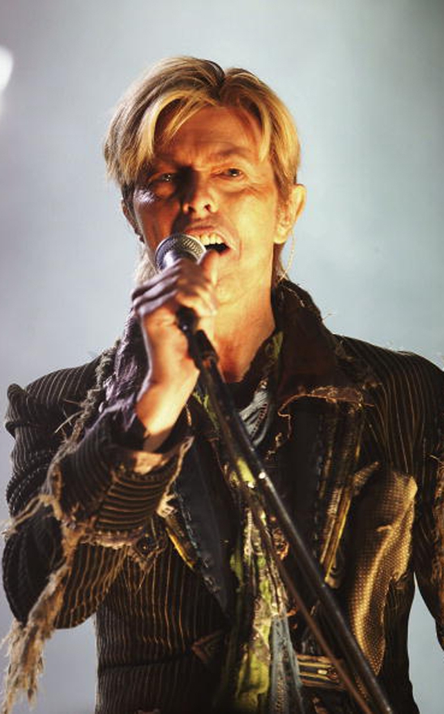 Bowie performs at The Nokia Isle of Wight Festival 2004