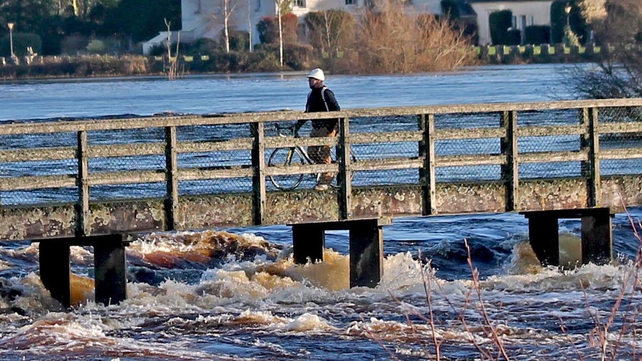 'Careful crossing' - footbridge over the River Shannon at Castleconnell after the floods (Pic: Sean Ryan)