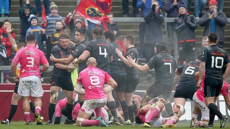Munster's Mike Sherry celebrates his try