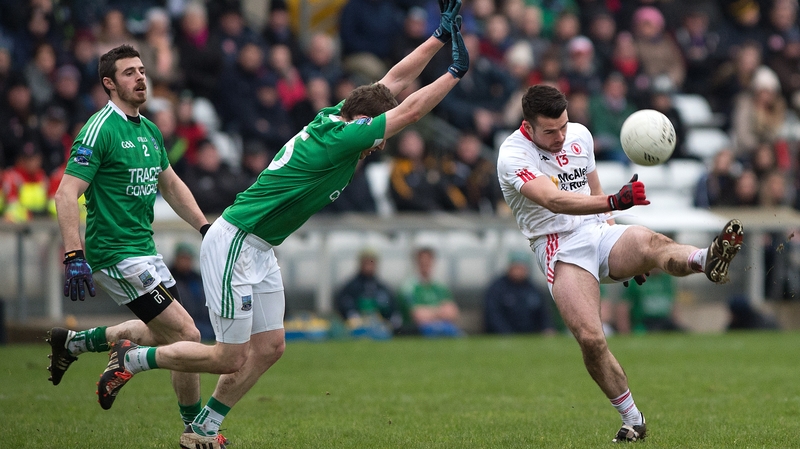 Tyrone’s Darren McCurry kicks a point