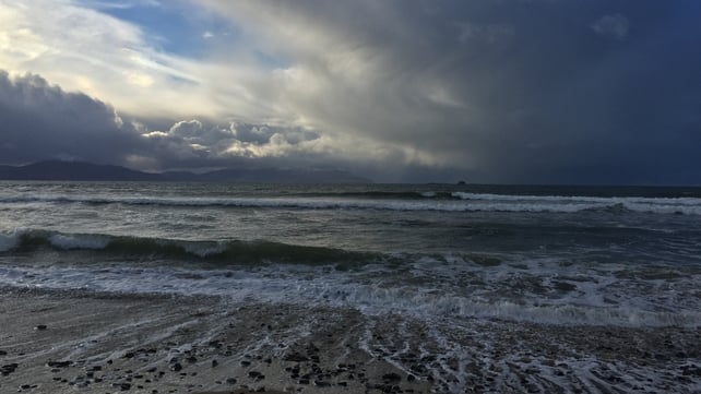 A fresh winter's morning on Banna Strand in Co Kerry (Pic: Feargal Ó Cinnéide