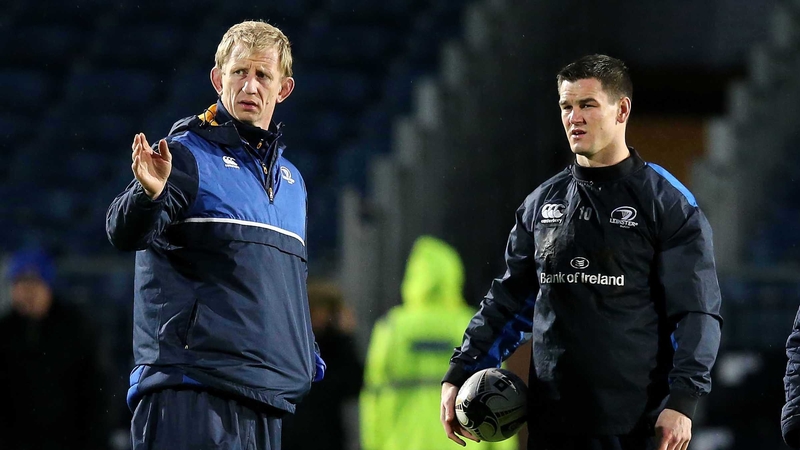 Leo Cullen giving instruction to out-half Jonathan Sexton