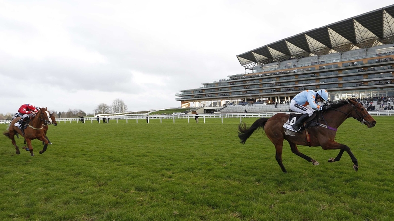 Un De Sceaux winning at Ascot in January