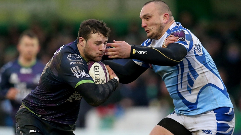 Robbie Henshaw made a try-scoring return for Connacht