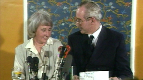 Jennifer and her late husband John address media after her release in 1986