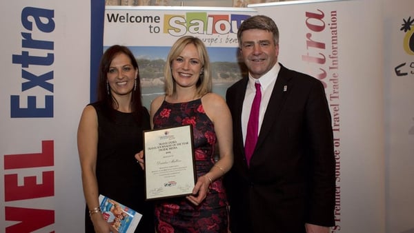 Deirdre Mullins being presented with the Travel Extra Award