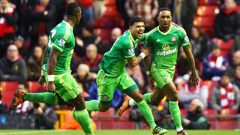 Jermain Defoe (R) scored a priceless equaliser for Sunderland