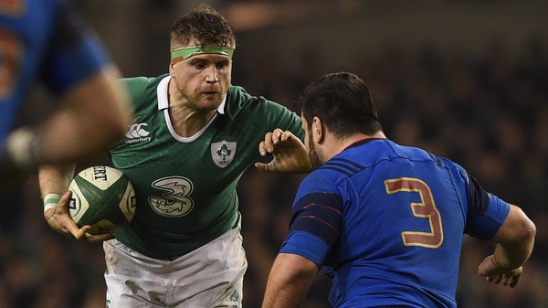 Jamie Heaslip carries the ball during Ireland's 2015 Six Nations win over France at the Aviva Stadium