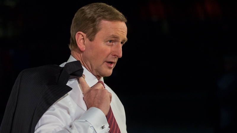 No jacket - or coalition with FF - required for Enda Kenny