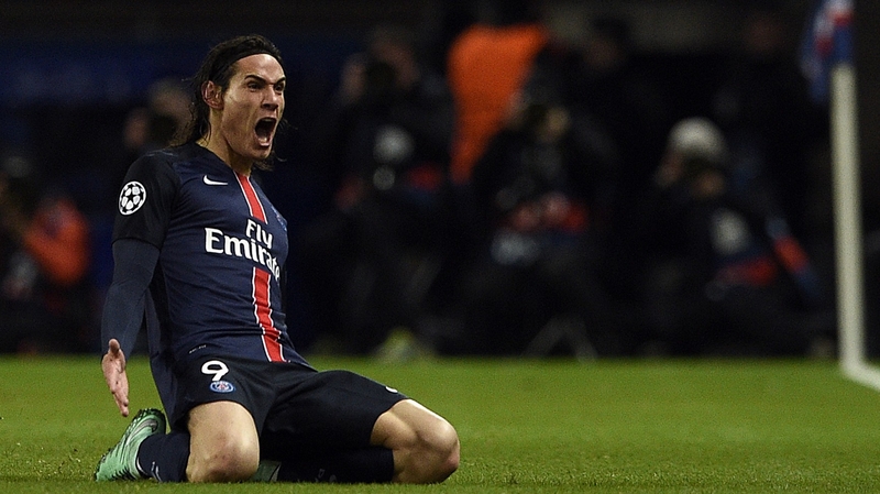 Edinson Cavani celebrates scoring the winner