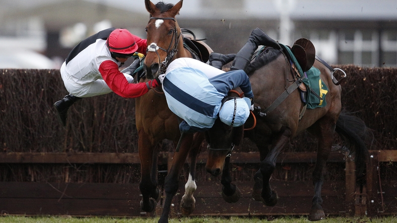 Victoria Pendleton (right) comes off Pacha Du Polder