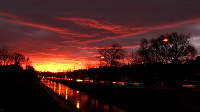 Morning sunburst along Dublin’s Grand Canal (Pic: Alan Morton)